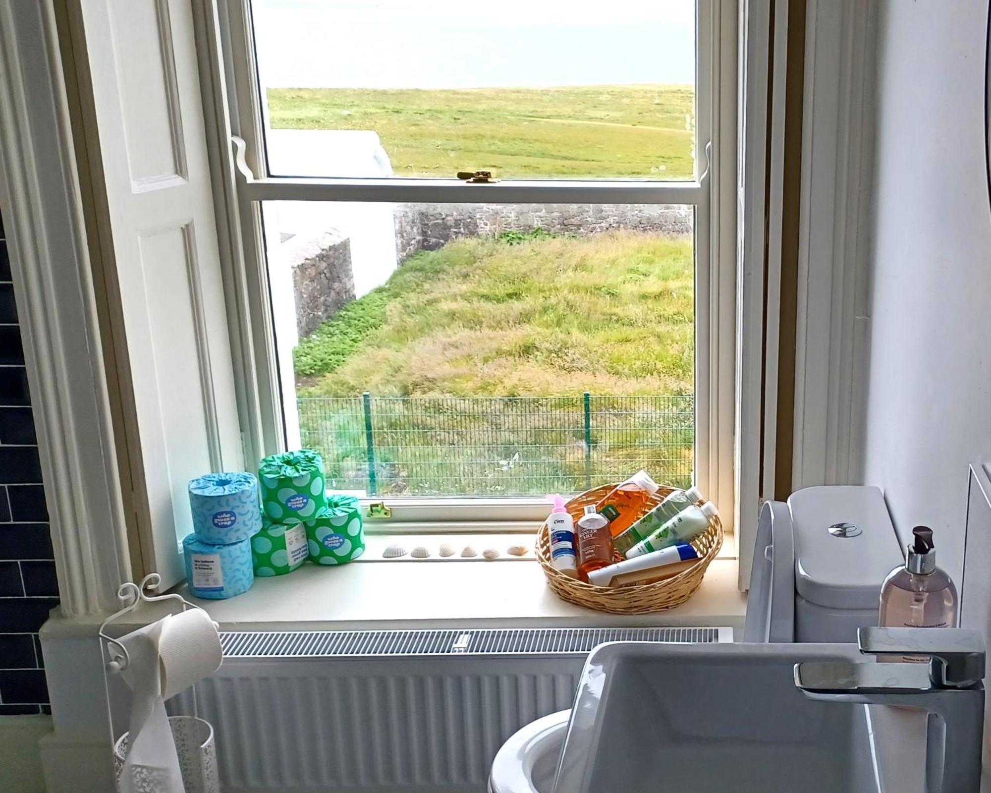 Loop Head Lighthouse Attendant'S Cottage Kilbaha Exterior photo
