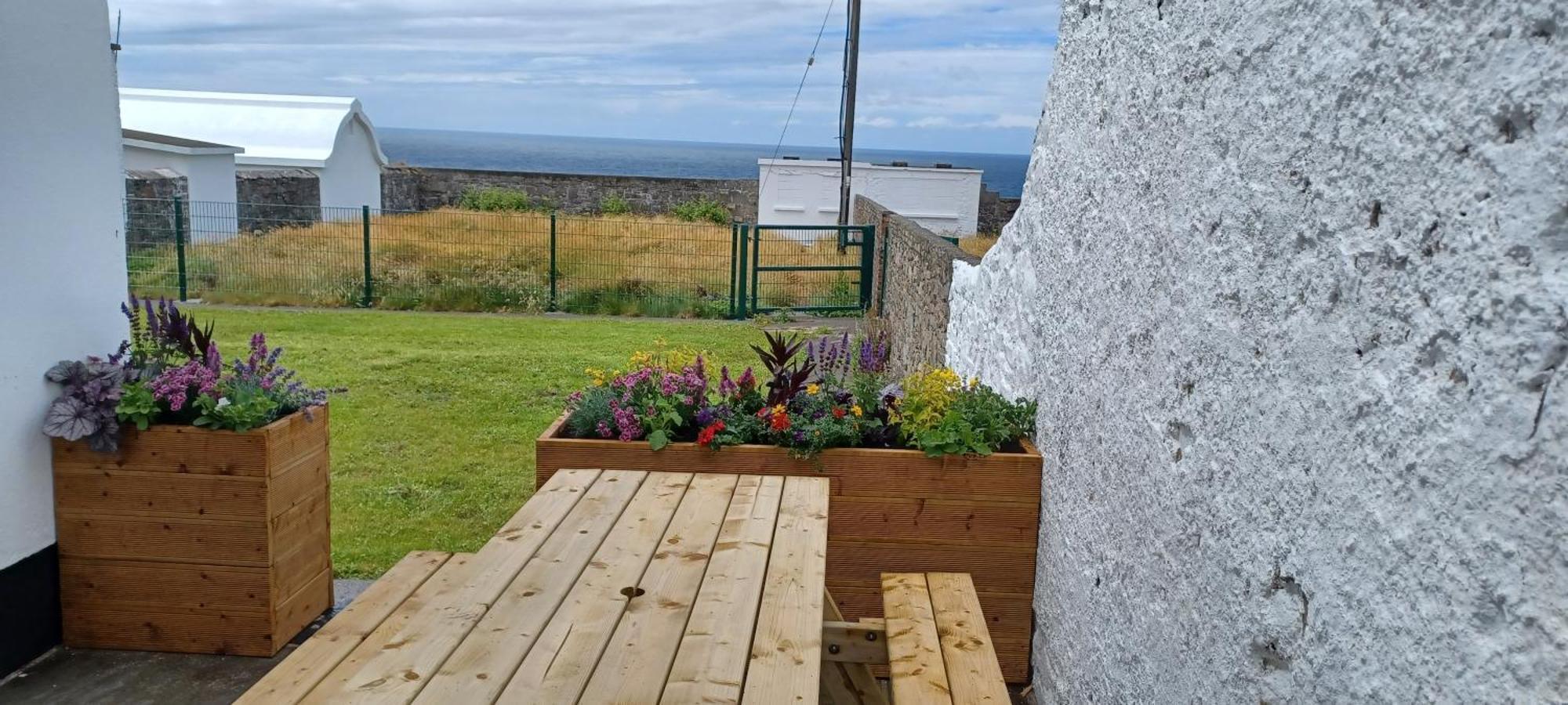 Loop Head Lighthouse Attendant'S Cottage Kilbaha Exterior photo