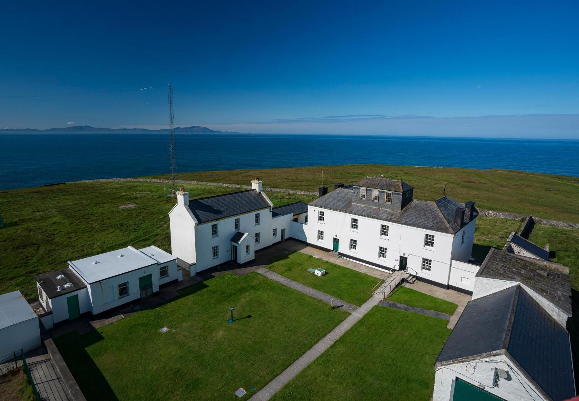Loop Head Lighthouse Attendant'S Cottage Kilbaha Exterior photo